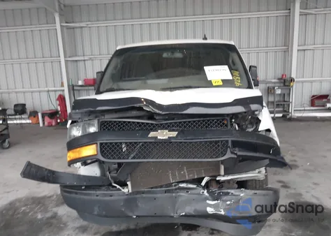 2019 Chevrolet Express 2500 Work Van z USA, uszkodzony, nr VIN 1GCWGAFP9K1217303